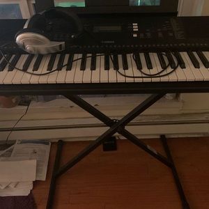 Yamaha E363 Keyboard